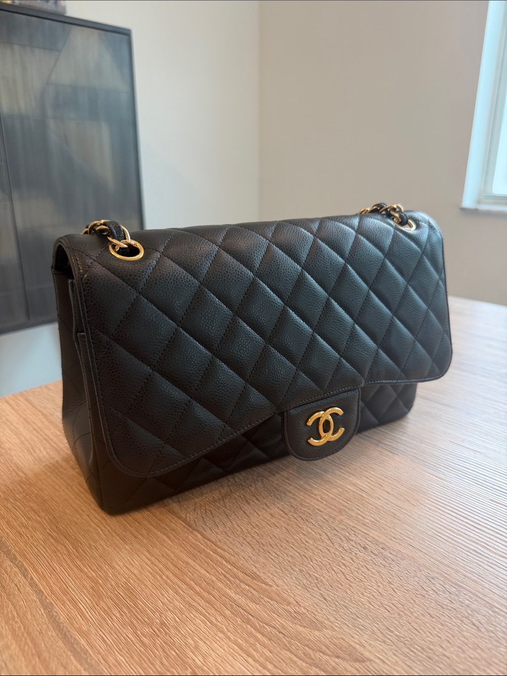 CHANEL Black Quilted Shoulder Bag with Gold Hardware - Picture 7 of 9